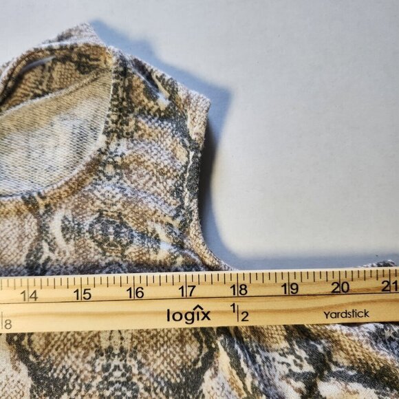 White Birch Cold Shoulder Long Sleeve Snakeskin + Asymmetrical Collar Lg - Picture 9 of 9